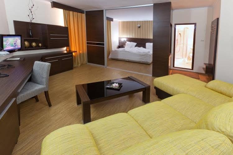 Family Hotel Hebar باتاك المظهر الخارجي الصورة