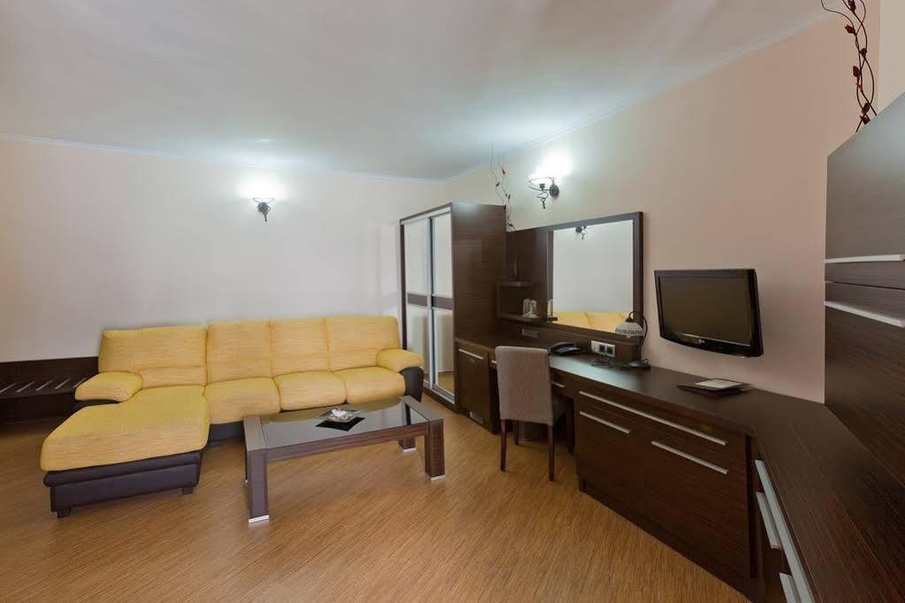 Family Hotel Hebar باتاك المظهر الخارجي الصورة